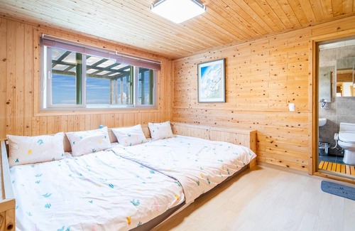 Andeok House | Jeju Jejue Meomulda