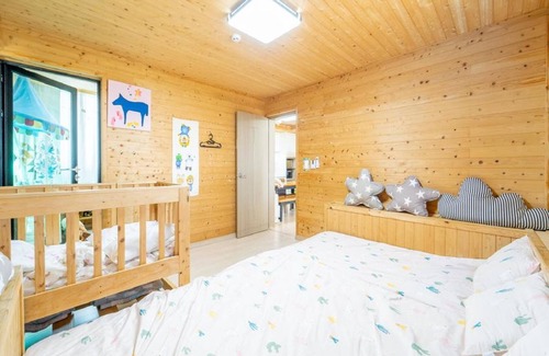 Andeok House | Jeju Jejue Meomulda