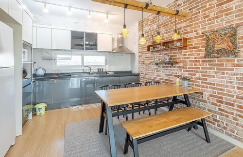 Jongdal-ri House | Jeju Jongdalrifeel House