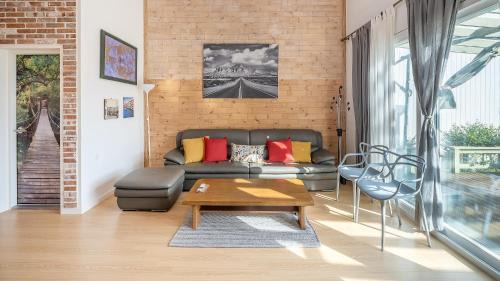 Jongdal-ri House | Jeju Jongdalrifeel House