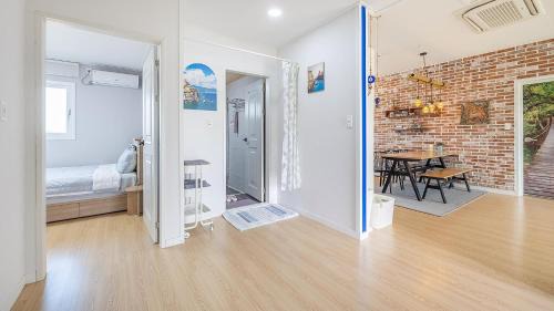 Jongdal-ri House | Jeju Jongdalrifeel House