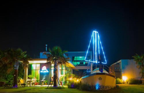 Seongsan House | Jeju kouji holiday dokchae poolvilla