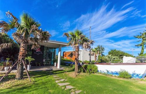 Seongsan House | Jeju kouji holiday dokchae poolvilla