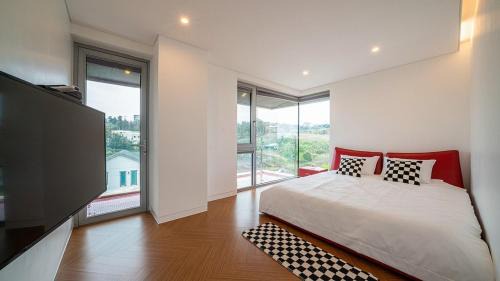 Aewol House | Jeju Mia Private Pool Villa large outdoor warm pool