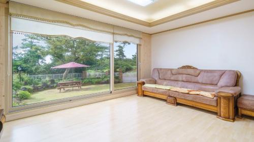 Aewol House | jeju oceancliffcottage