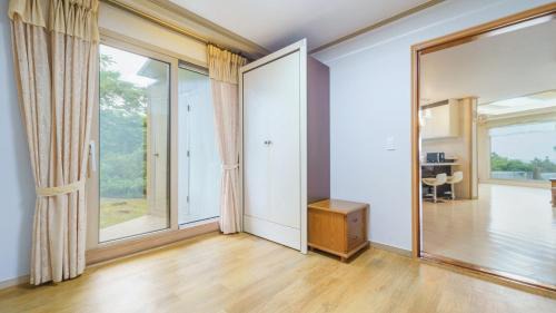 Aewol House | jeju oceancliffcottage