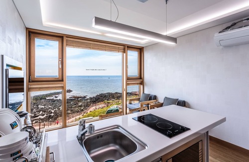 Downtown Condo | Jeju Ollero