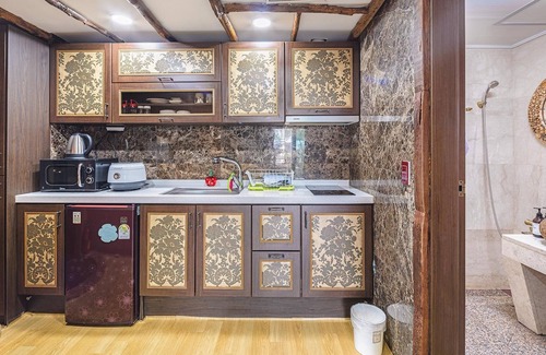 Gujwa House | Jeju Padosoriminbak Pension