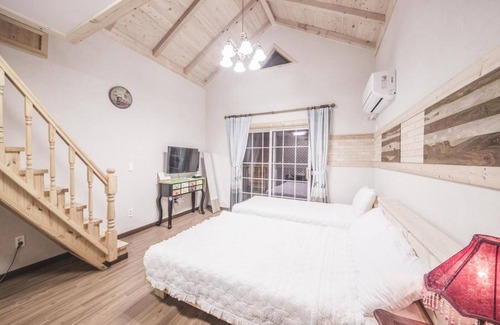 Gujwa House | Jeju Ppalkanpungcha Pension