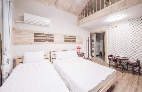 Gujwa House | Jeju Ppalkanpungcha Pension