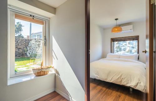 Andeok House | Jeju Sagaeoreum Dockchae