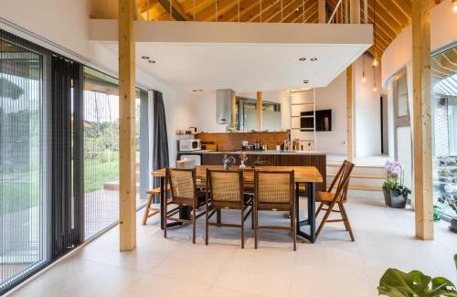 Seongsan Villa | Jeju Seuteisamdaloreum