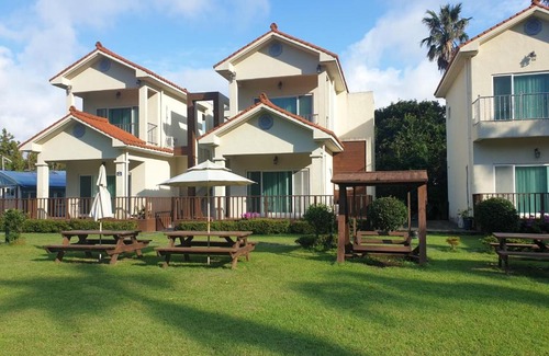 Namwon House | Jeju Soranghozen Pension