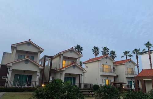 Namwon House | Jeju Soranghozen Pension