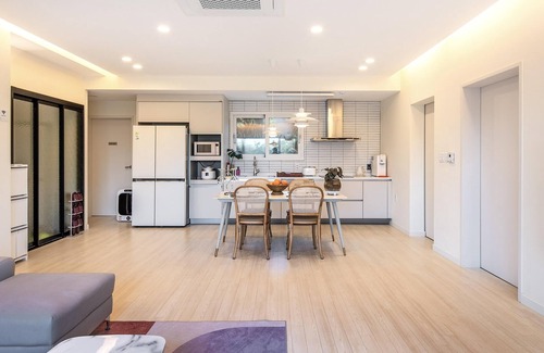 Hallim House | Jeju Stay Rowoon Dockchae Pension