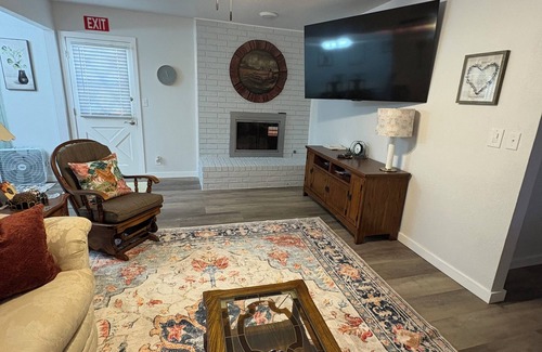 Enid House | Jennie May's cottage retreat house