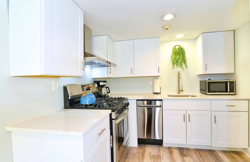 College Hill Apartment | Jennifer's College Hill Apartment Private Entry & Patio