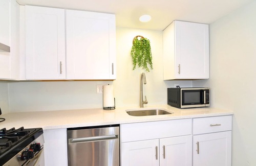 College Hill Apartment | Jennifer's College Hill Apartment Private Entry & Patio