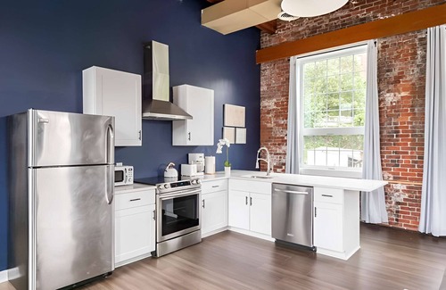 College Hill Apartment | Jennifer's Riverfront Loft Apartment Historic Building