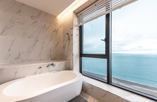 Buk-gu Hotel | Jeongja Beach Brown Dot