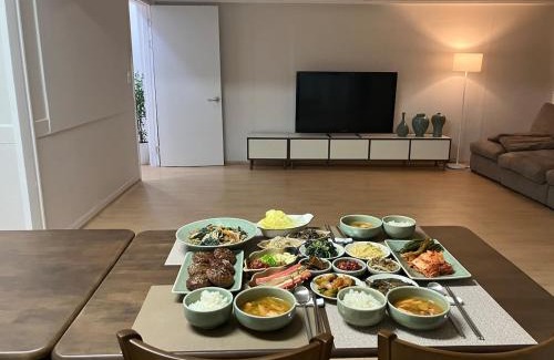 Jeonju Apartment | Jeongseong Stay-Jeonju Center Best Restaurant Alley Terminal 5 minutes Hanok Village Convenient Transportation