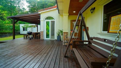 Kaeksa House | Jeonju hanok village Kim myeong ok Byeoljang pension