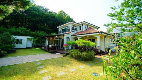 Kaeksa House | Jeonju hanok village Kim myeong ok Byeoljang pension