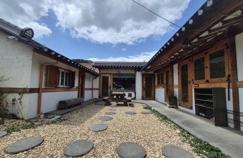 Jeonju House | Jeonju Tosarang Guesthouse