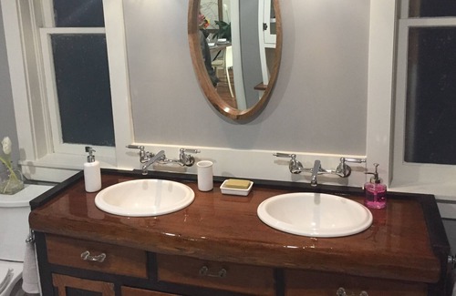 Jerome Apartment | Jerome’s Boomtown Builders Suite In Baker’s House
