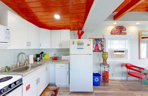 Bahama Village Apartment | Jerry's Escape - Truman @ Duval | Cozy Studio Perfect for Couples