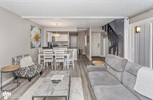 Sand Lake House | Jewel Lakehouse: Townhome close to everything