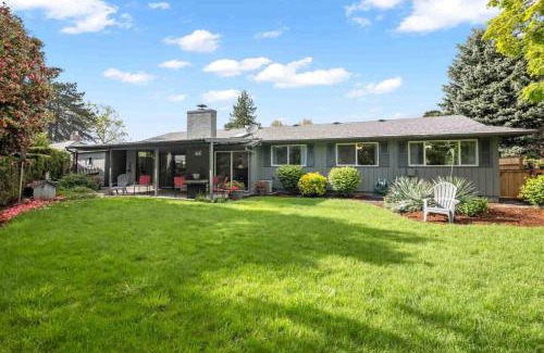 Hillsboro House | Jim and Shirley's Cukoo's Nest