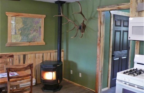 Cody Cabin | Jim Creek Cabin- cozy mountain retreat!