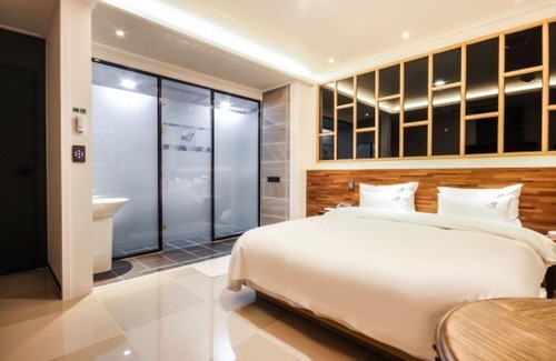 Chinju Hotel | Jinju Hotel Hot