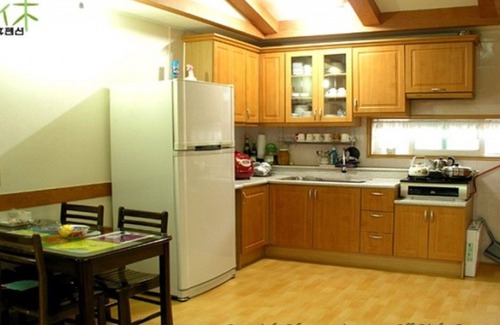 Jinju House | Jinju White House on the Hill Hayanzip