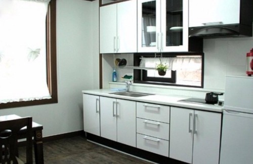 Jinju House | Jinju White House on the Hill Hayanzip