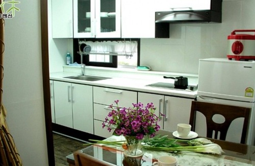 Jinju House | Jinju White House on the Hill Hayanzip