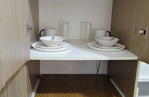 Highway Hills Condo | JJMC HOMESTAY AT URBAN DECA TOWER EDSA COZY PLACE.NEAR MALLS AND MRT STATION.