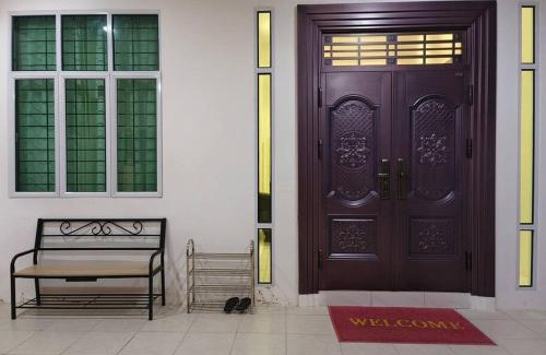 Kuching House | Jk Home 12Pax 500Mbps 10Beds 4BathR 2Carparks