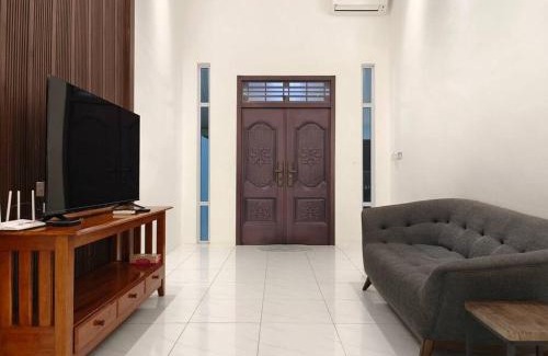 Kuching House | Jk Home 12Pax 500Mbps 10Beds 4BathR 2Carparks