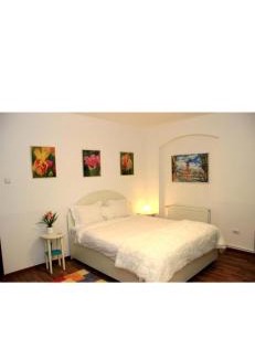 Brasov City Centre Apartment | John Residence Aparthotel Brasov with Parking Option