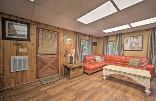Huntingdon Apartment | John Wayne Apartment - Deck, BBQ, Horses On-Site