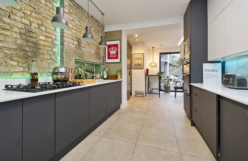 Chiswick Apartment | Joie de Vivre - One Bedroom Apartment, Sleeps 4