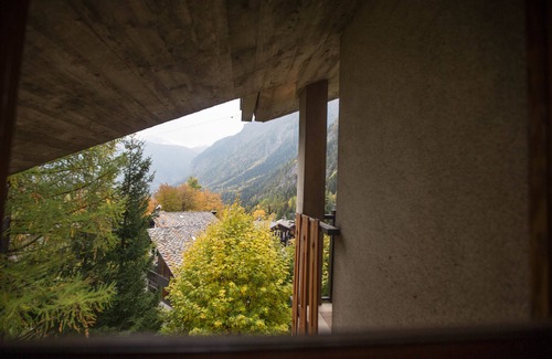 Dolonne Apartment | JOIVY Apt For 7 With Terrace And Exceptional Location