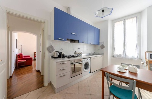 Pre House | JOIVY Band House di Fronte al Terminal Traghetti