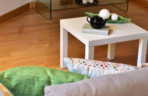 Cernobbio House | JOIVY Scenic 2BR Apt with Balcony & Parking