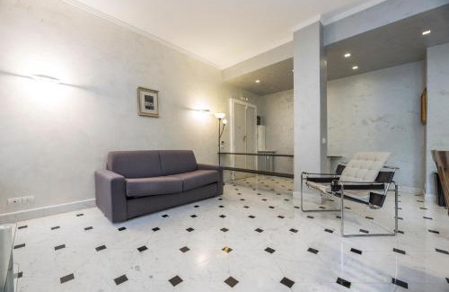 Albaro Apartment | JOIVY Spacious 2-bedroom flat with Parking and Balcony