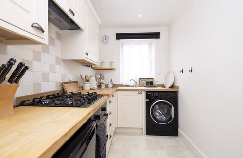 Errol Cottage | JOIVY The Nest - Cosy Cottage in beautiful, Perthshire