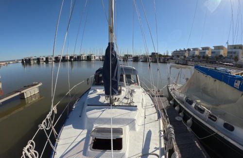 Parque das Nacoes Boat Rental | Joky - Floating refuge