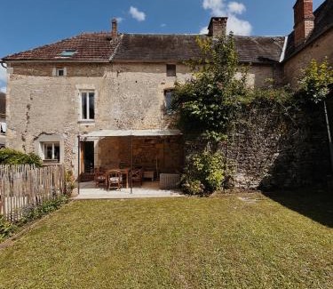 Saint-Julien-de-Lampon House | Joli gîte pour 5 personnes : Chez Cherrie